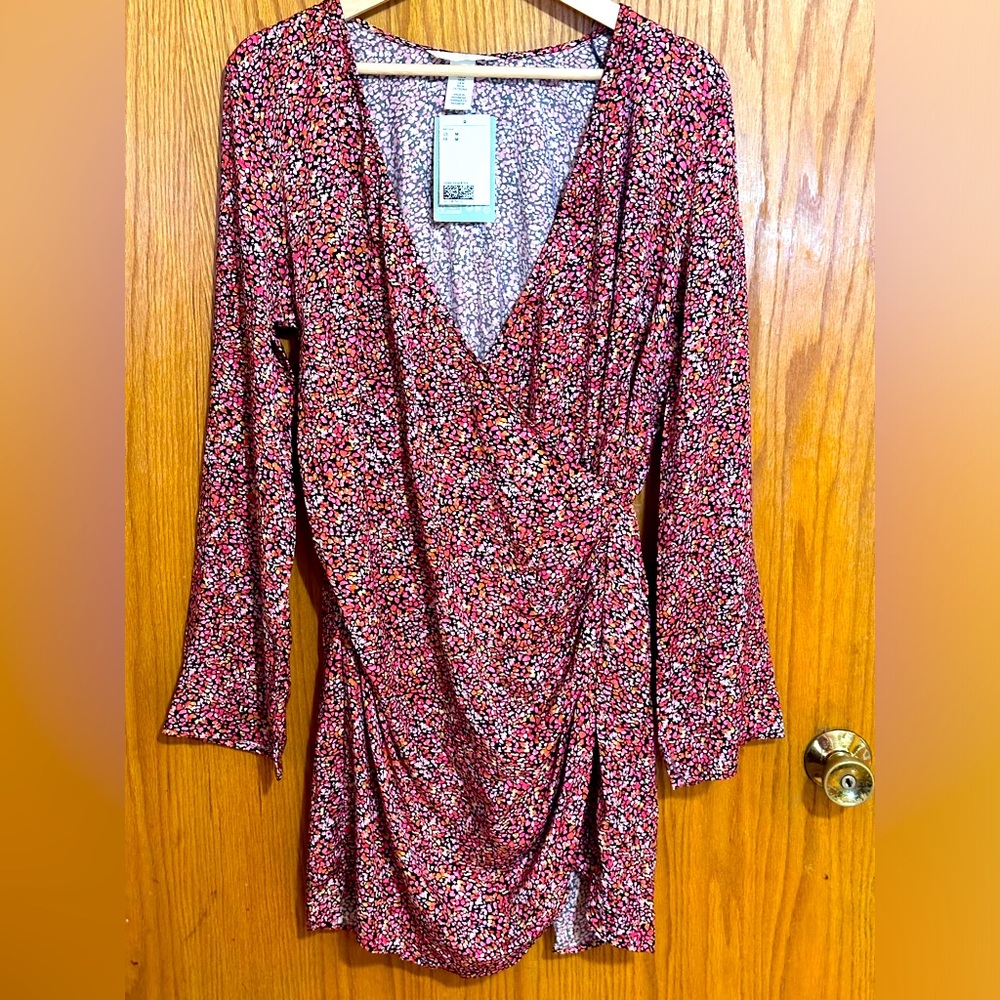 H&M floral wrap dress NWT sz Med
